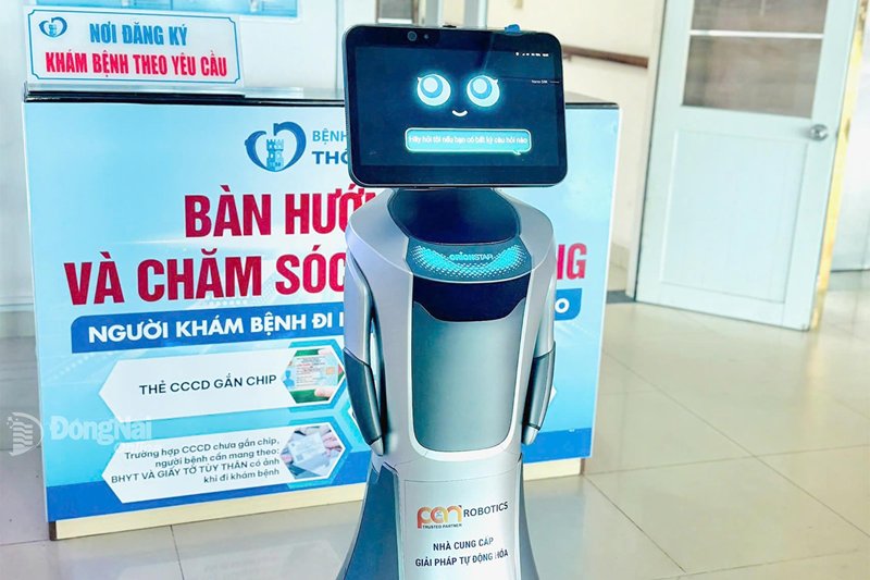 Robot lễ tân – 5 lợi ích khi triển khai tại bệnh viện & spa cuối năm