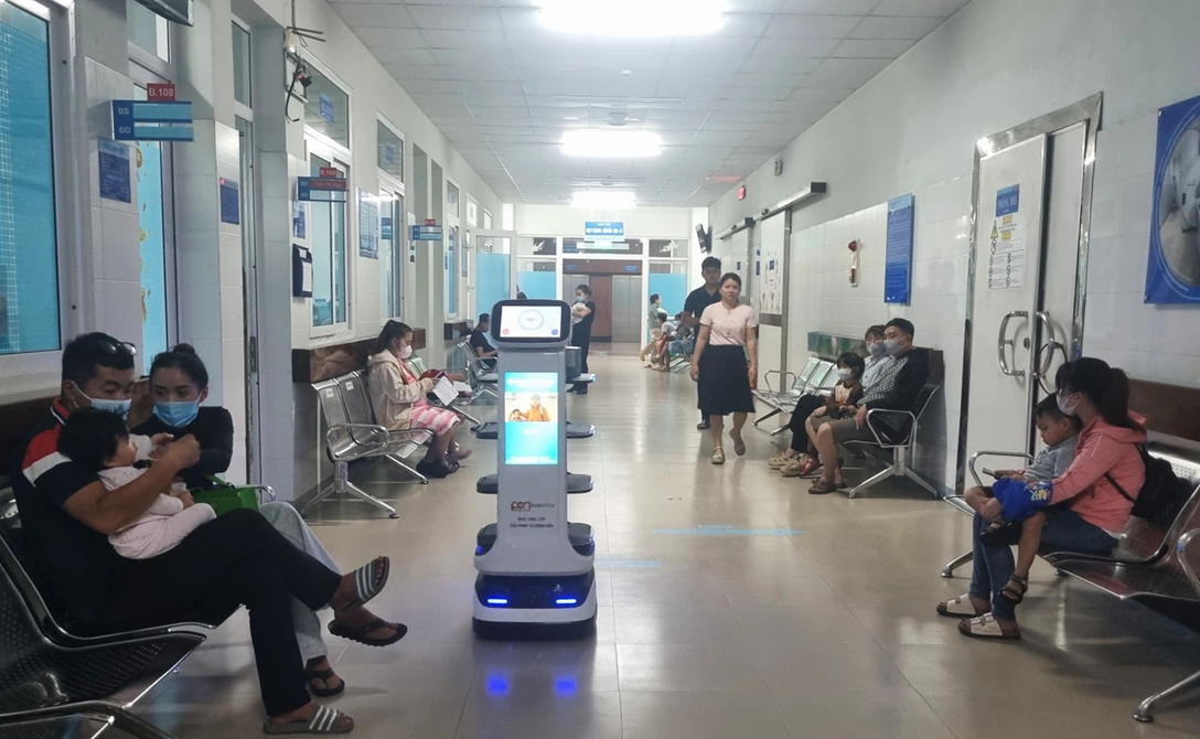 Robot tại bệnh viện sản nhi